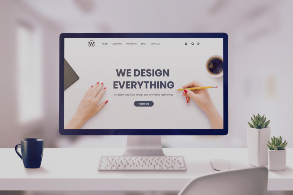 Freelancerin die eigene Website erstellt hat